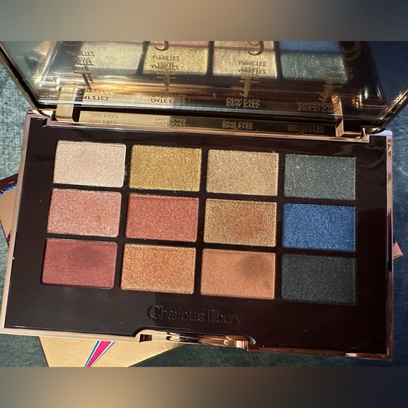 Charlotte Tilbury The Icon 12-Pan Eye Palette - Picture 1 of 1